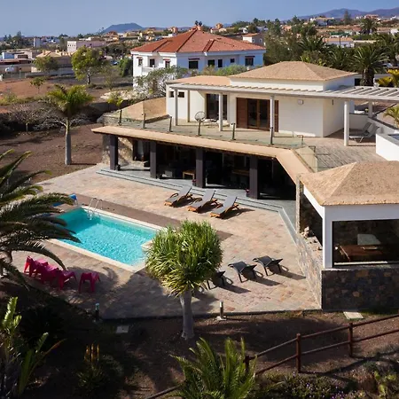 Villa Atlanntes Con Piscina En Fuerteventura Triquivijate
