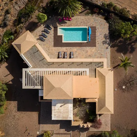 Atlanntes Con Piscina En Fuerteventura Villa Triquivijate