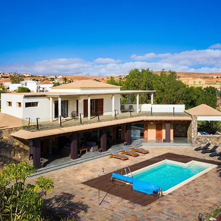 Atlanntes Con Piscina En Fuerteventura *