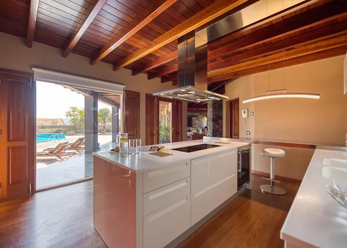 Villa Atlanntes Con Piscina En Fuerteventura Triquivijate