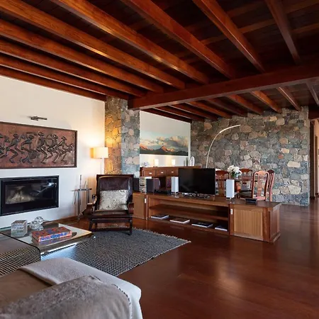 Atlanntes Con Piscina En Fuerteventura Villa Triquivijate